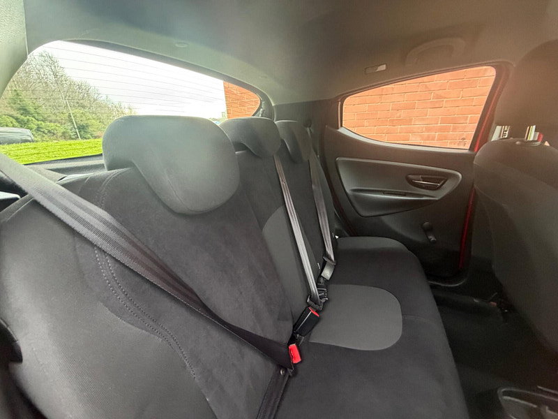 Chrysler Ypsilon 1.2 SE Euro 5 (s/s) 5dr