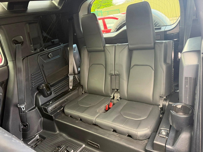 Land Rover DEFENDER 110 3.0 D250 MHEV X-Dynamic SE Auto 4WD Euro 6 (s/s) 5dr