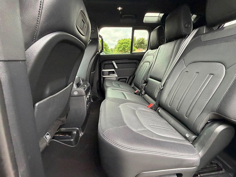 Land Rover DEFENDER 110 3.0 D250 MHEV X-Dynamic SE Auto 4WD Euro 6 (s/s) 5dr