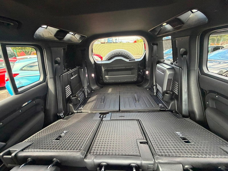 Land Rover DEFENDER 110 3.0 D250 MHEV X-Dynamic SE Auto 4WD Euro 6 (s/s) 5dr