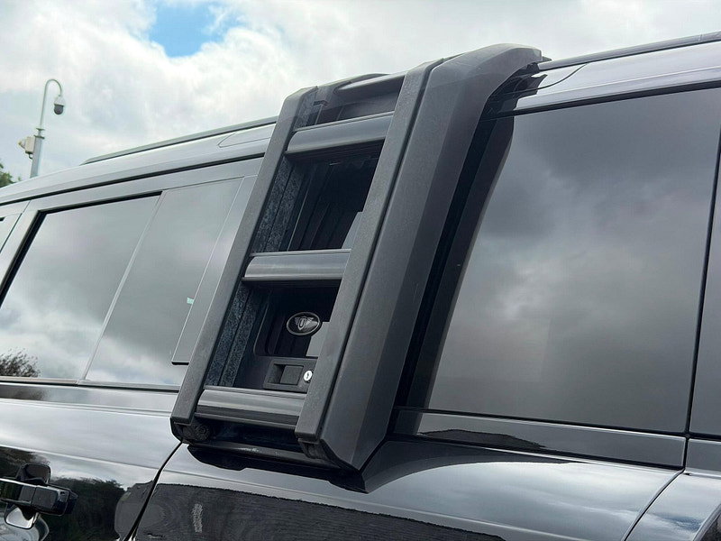 Land Rover DEFENDER 110 3.0 D250 MHEV X-Dynamic SE Auto 4WD Euro 6 (s/s) 5dr