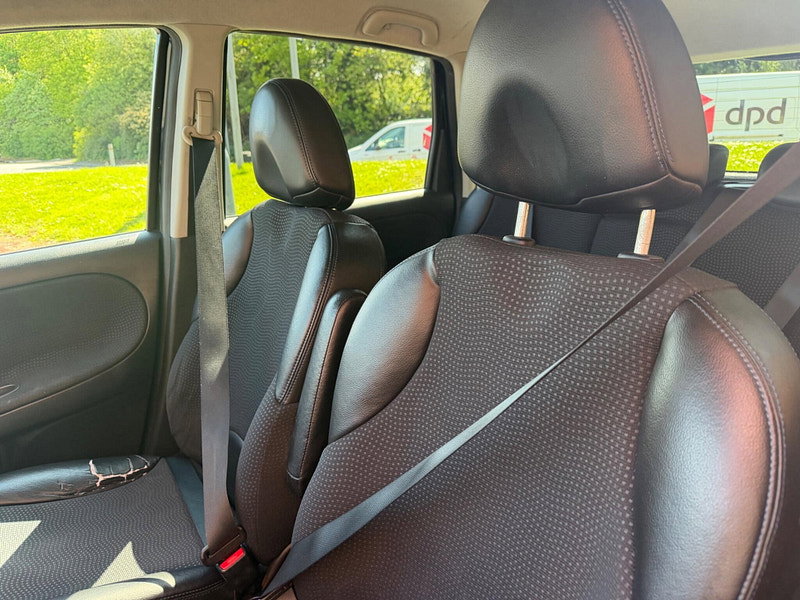 Nissan Note 1.6 16V n-tec+ Auto Euro 5 5dr