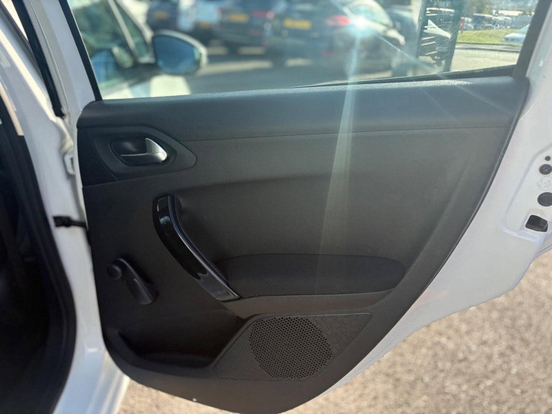 Peugeot 208 1.2 VTi PureTech Active Euro 5 5dr