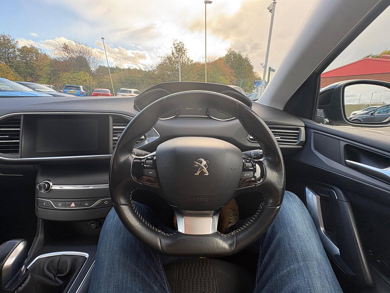 Peugeot 308 1.2 PureTech Sportium Euro 6 (s/s) 5dr