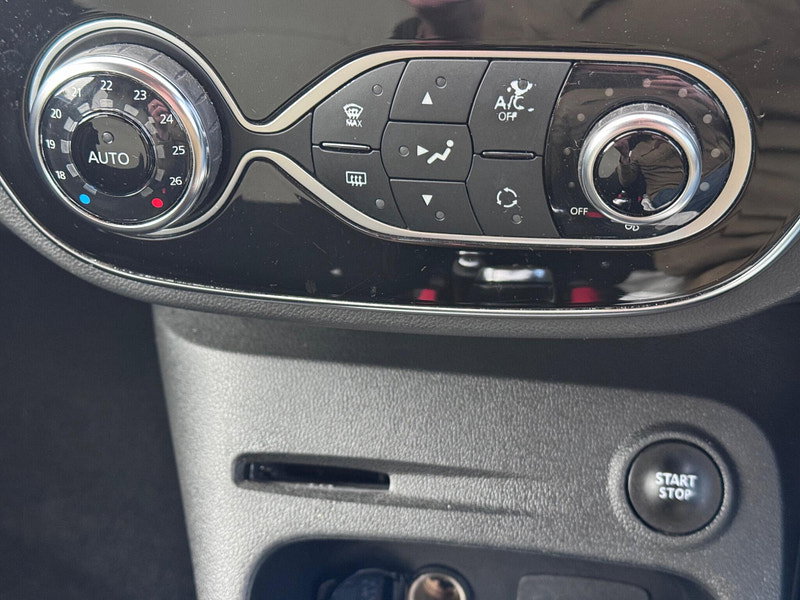 Renault Captur 0.9 TCe ENERGY Iconic Euro 6 (s/s) 5dr