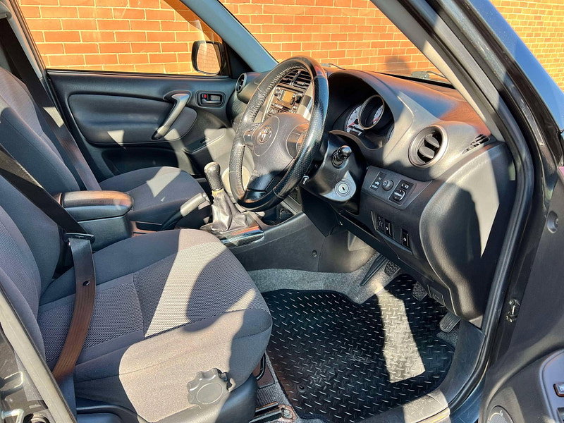Toyota RAV4 2.0 D-4D XT-R 4WD 5dr