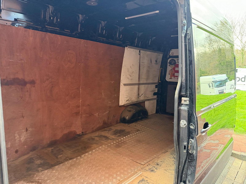 Volkswagen Crafter 2.0 TDI CR35 BlueMotion Tech Highline 4Motion LWB High Roof Euro 6 (s/s) 5dr