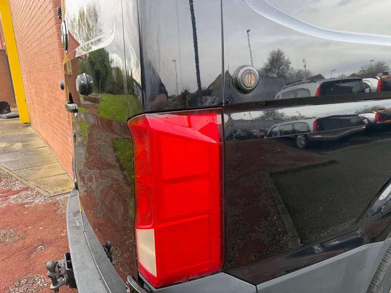 Volkswagen Crafter 2.0 TDI CR35 BlueMotion Tech Highline Panel Van 5dr Diesel Automatic 4Motion LWB High Roof Euro 6 (s/s) (177 ps)