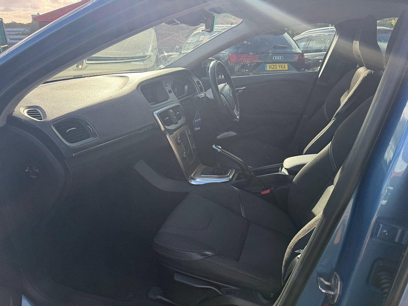 Volvo V40 Cross Country 2.0 D2 SE Euro 6 (s/s) 5dr