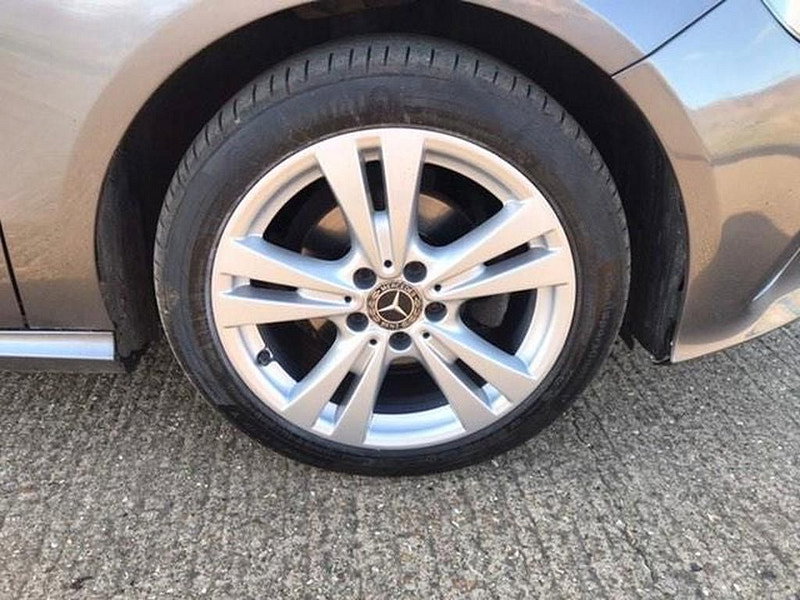 Mercedes-Benz A-CLASS 1.5L A 180 D SPORT Hatchback 5dr Diesel Manual Euro 6 (107 bhp)
