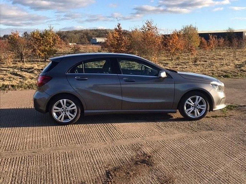 Mercedes-Benz A-CLASS 1.5L A 180 D SPORT Hatchback 5dr Diesel Manual Euro 6 (107 bhp)