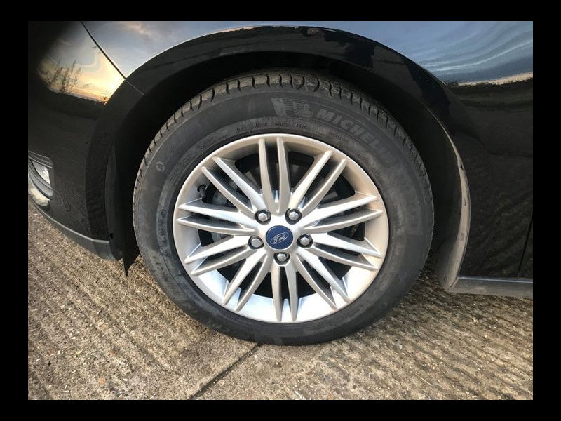 Ford Focus ZETEC EDITION 1.5 TDCI