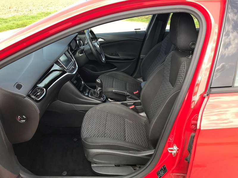 Vauxhall Astra 1.4L SRI Hatchback 5dr Petrol Manual Euro 6 (99 bhp)