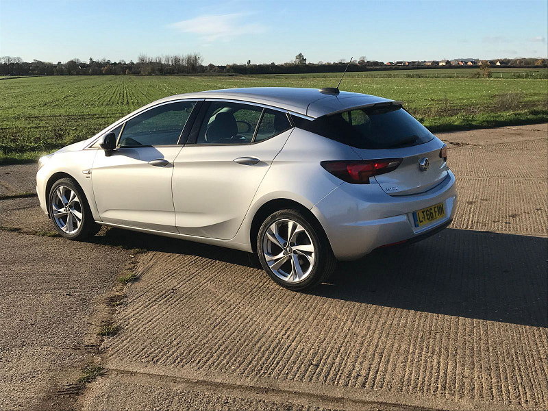 Vauxhall Astra 1.4L SRI Hatchback 5dr Petrol Manual Euro 6 (99 bhp)
