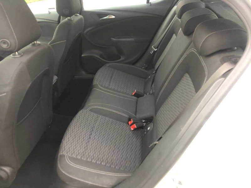 Vauxhall Astra 1.0L SRi Nav ecoFLEX S/S Hatchback 5dr Petrol Manual Euro 6 (104 bhp)