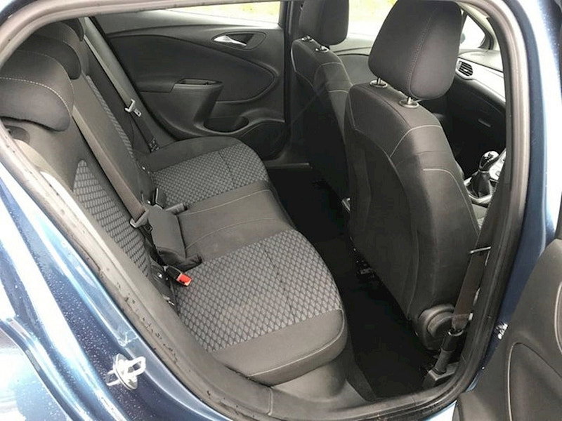 Vauxhall Astra DESIGN 1.6 CDTI ECOFLEX S/S £0 TAX