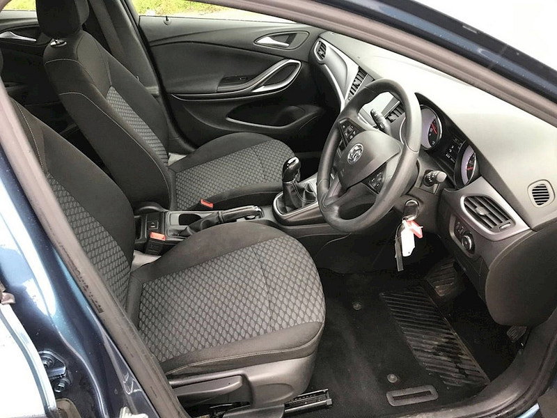 Vauxhall Astra DESIGN 1.6 CDTI ECOFLEX S/S £0 TAX