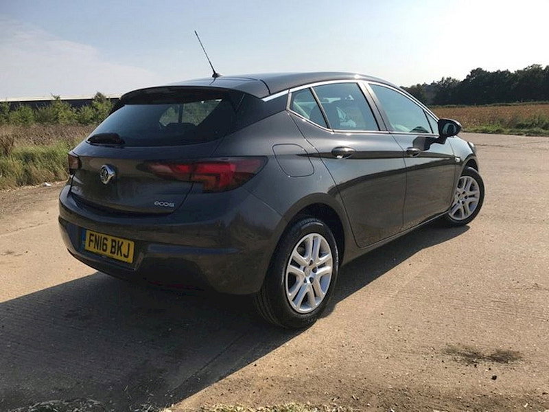 Vauxhall Astra DESIGN 1.6CDTI ECOFLEX 5DR £0 TAX