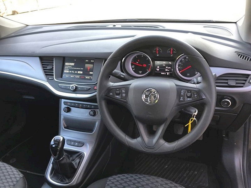 Vauxhall Astra DESIGN 1.6CDTI ECOFLEX 5DR £0 TAX