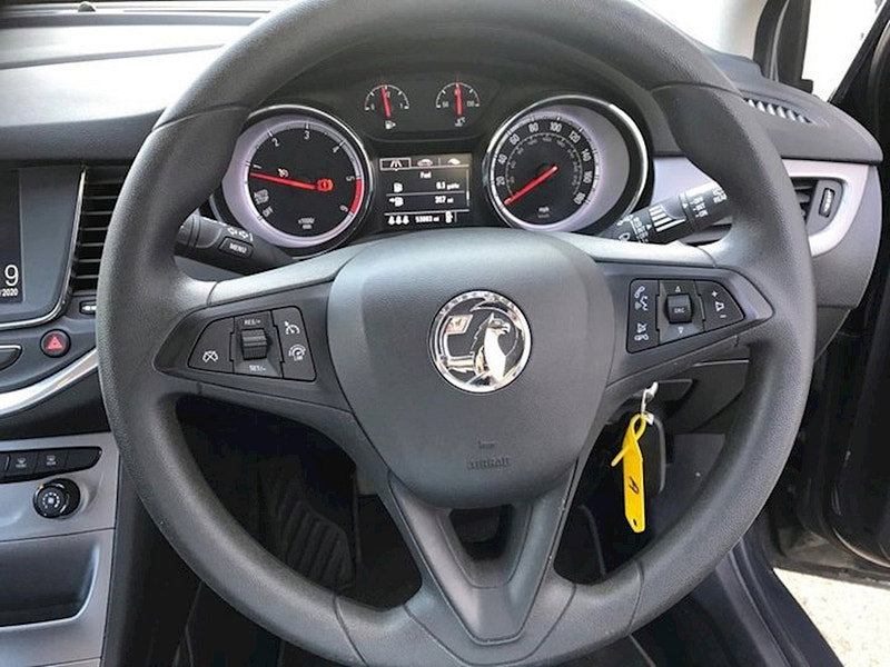 Vauxhall Astra DESIGN 1.6CDTI ECOFLEX 5DR £0 TAX
