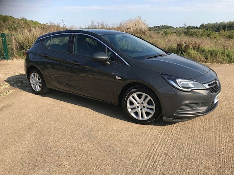 Vauxhall Astra DESIGN 1.6CDTI ECOFLEX 5DR £0 TAX