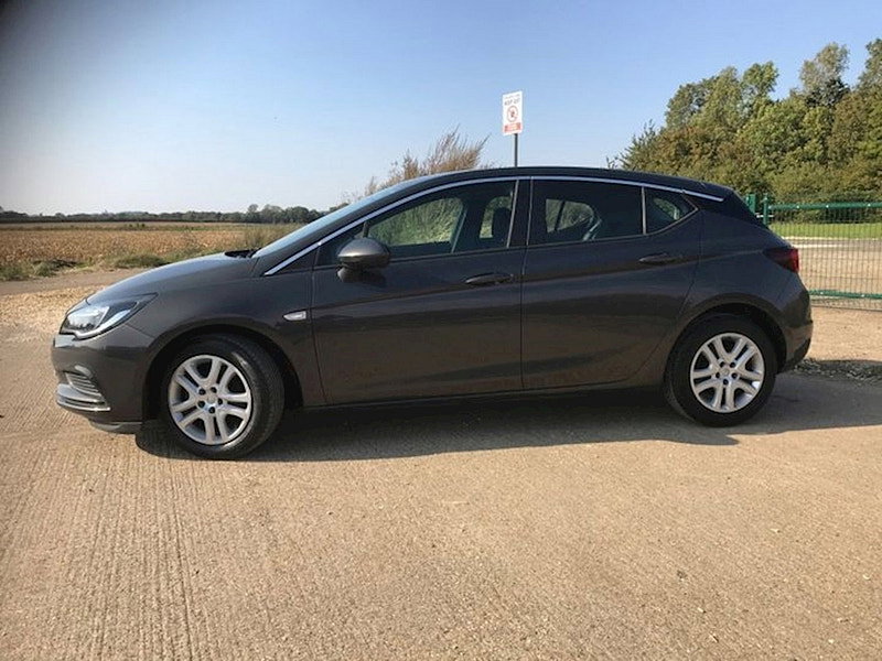 Vauxhall Astra DESIGN 1.6CDTI ECOFLEX 5DR £0 TAX