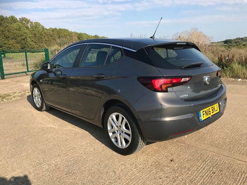 Vauxhall Astra DESIGN 1.6CDTI ECOFLEX 5DR £0 TAX