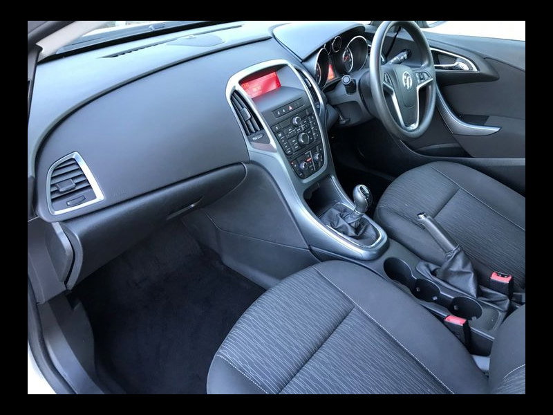 Vauxhall Astra EXCLUSIV 1.4 5 DOOR 1 OWNER