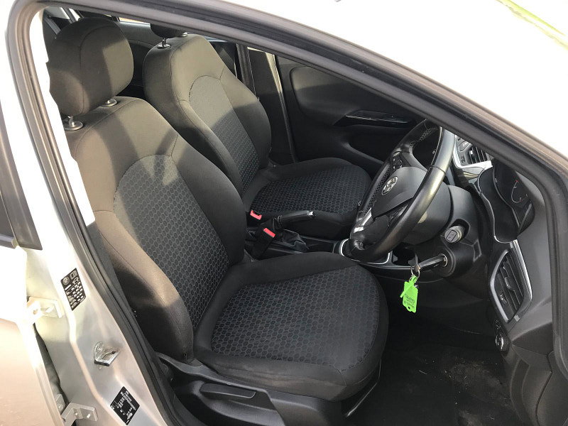Vauxhall Corsa 1.4L DESIGN ECOFLEX Hatchback 5dr Petrol Manual Euro 6 (74 bhp)