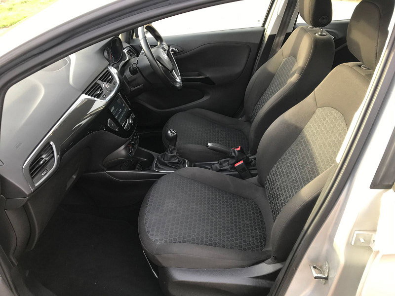 Vauxhall Corsa 1.4L DESIGN ECOFLEX Hatchback 5dr Petrol Manual Euro 6 (74 bhp)