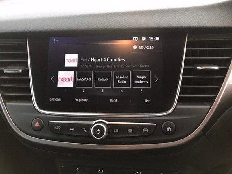 Vauxhall Crossland X 1.6L TECH LINE NAV ECOTEC S/S 5dr Diesel Manual Euro 6 (98 bhp)