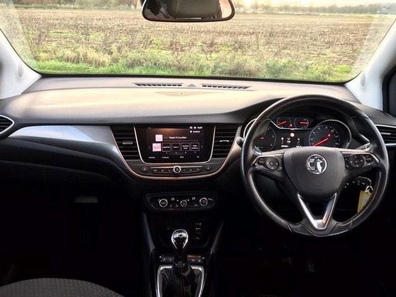 Vauxhall Crossland X 1.6L TECH LINE NAV ECOTEC S/S 5dr Diesel Manual Euro 6 (98 bhp)