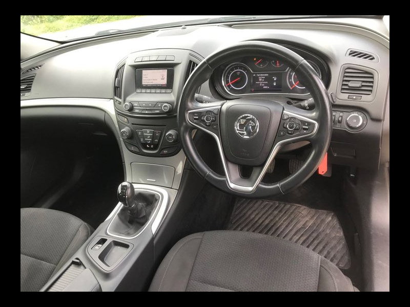 Vauxhall Insignia DESIGN 1.8VVti 5 DR - 1 OWNER