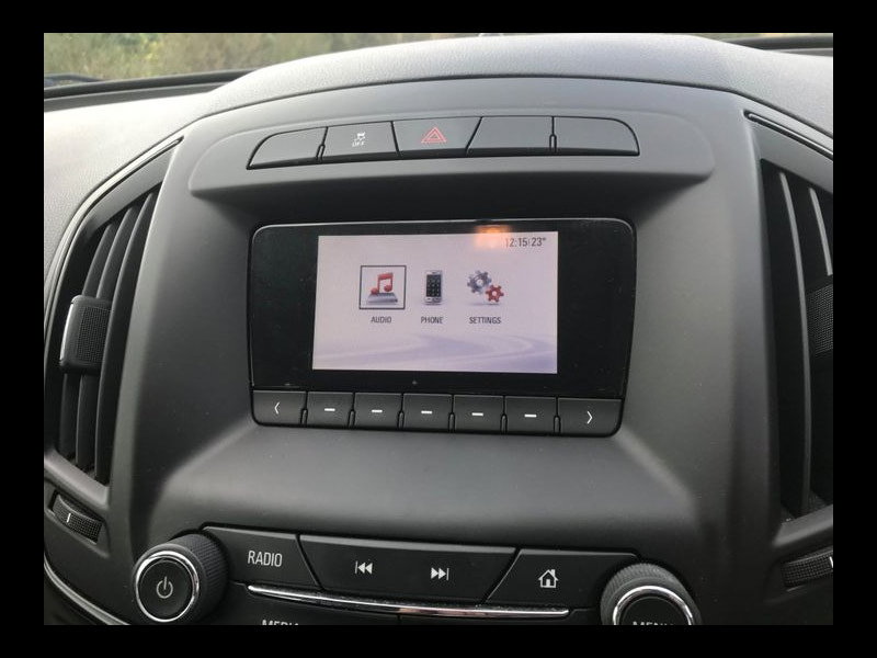 Vauxhall Insignia DESIGN 1.8VVti 5 DR - 1 OWNER