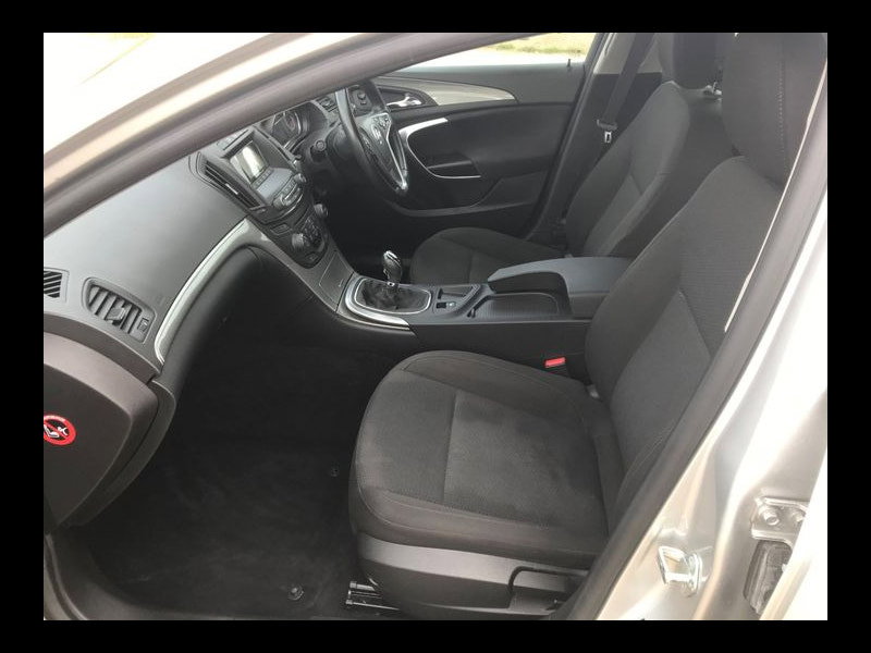 Vauxhall Insignia DESIGN 1.8VVti 5 DR - 1 OWNER