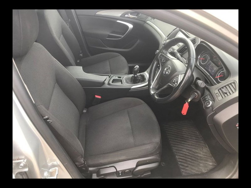 Vauxhall Insignia DESIGN 1.8VVti 5 DR - 1 OWNER