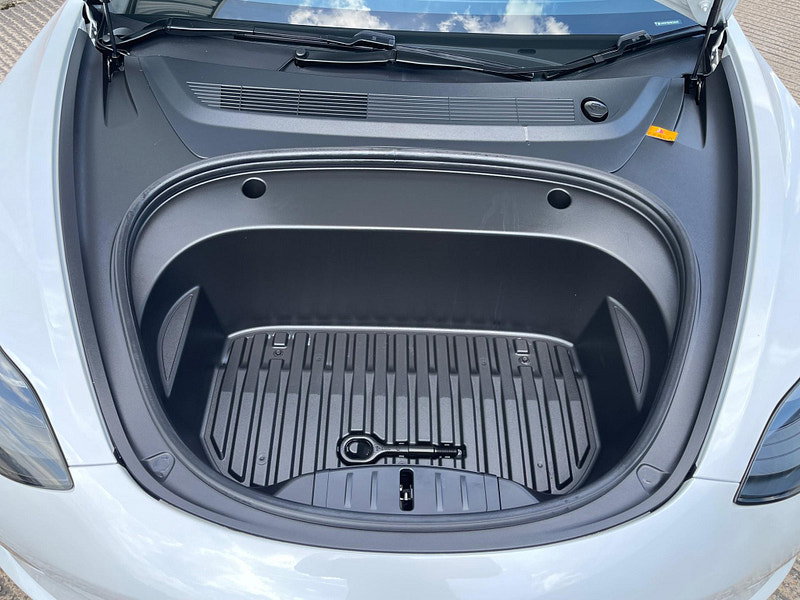 Tesla Model 3 (Dual Motor) Long Range Auto 4WDE 4dr