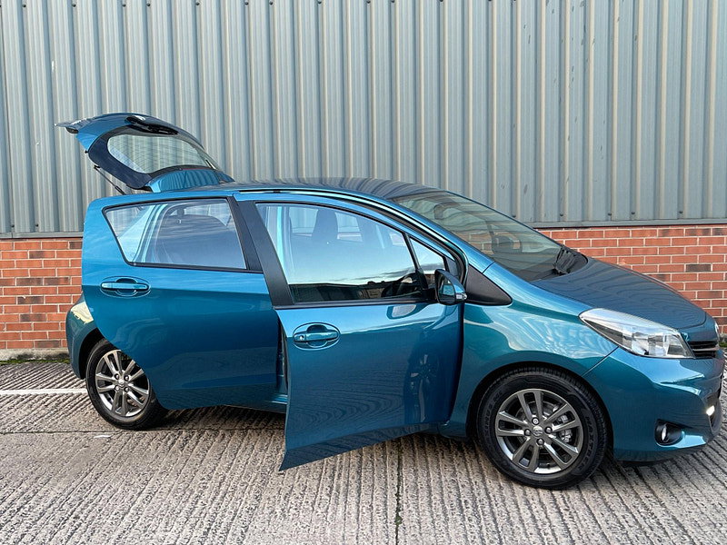 Toyota Yaris 1.33 Dual VVT-i Icon Plus Euro 5 5dr