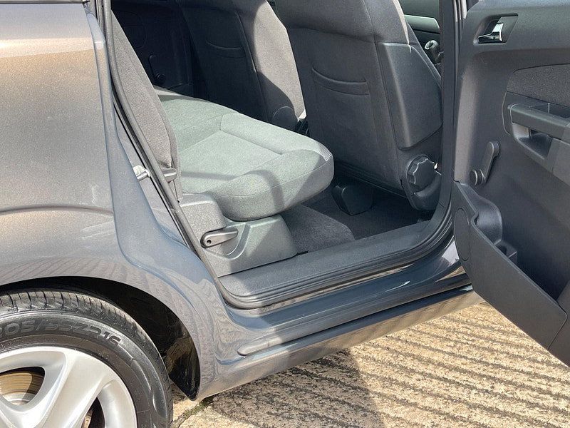 Vauxhall Zafira 1.8 16V Exclusiv Euro 5 5dr