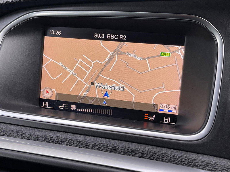 Volvo V40 2.0 T3 R-Design Pro Euro 6 (s/s) 5dr