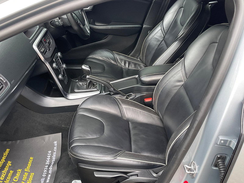Volvo V40 2.0 T3 R-Design Pro Euro 6 (s/s) 5dr