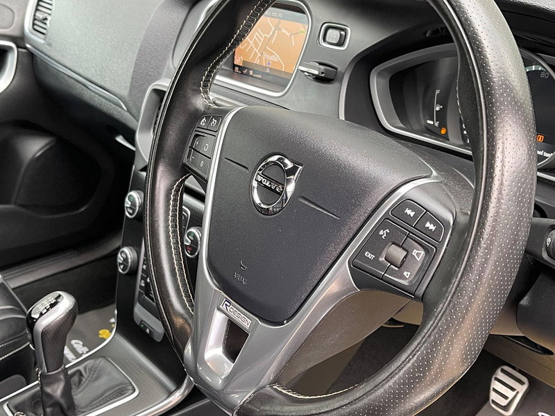 Volvo V40 2.0 T3 R-Design Pro Euro 6 (s/s) 5dr