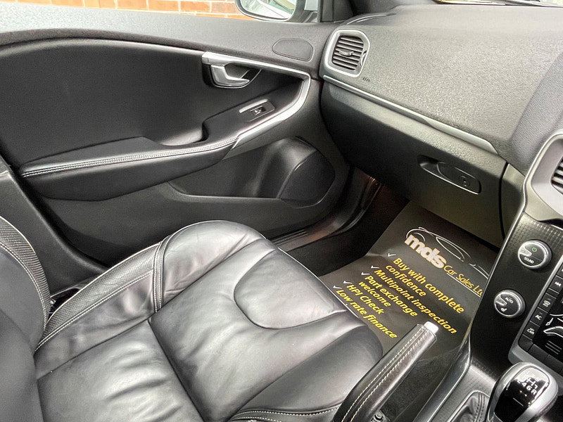 Volvo V40 2.0 T3 R-Design Pro Euro 6 (s/s) 5dr