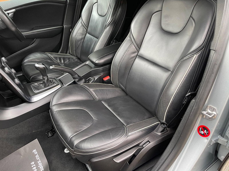 Volvo V40 2.0 T3 R-Design Pro Euro 6 (s/s) 5dr