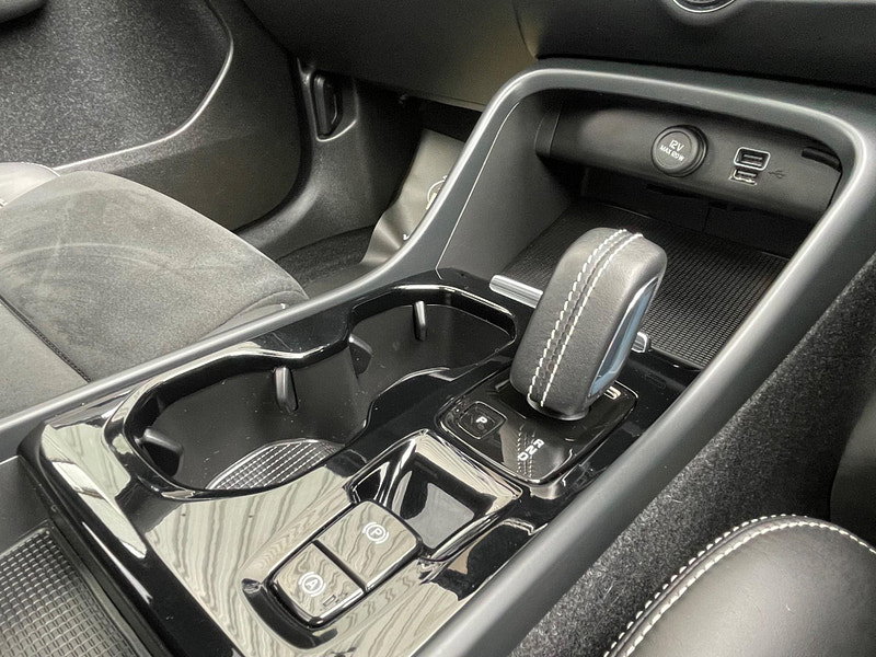 Volvo XC40 1.5h T5 Twin Engine Recharge 10.7kWh R-Design Pro Auto Euro 6 (s/s) 5dr