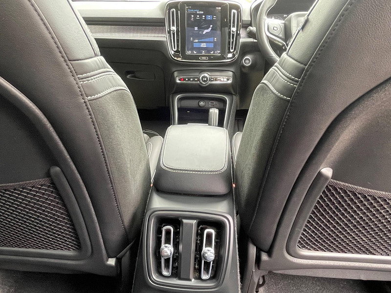 Volvo XC40 1.5h T5 Twin Engine Recharge 10.7kWh R-Design Pro Auto Euro 6 (s/s) 5dr