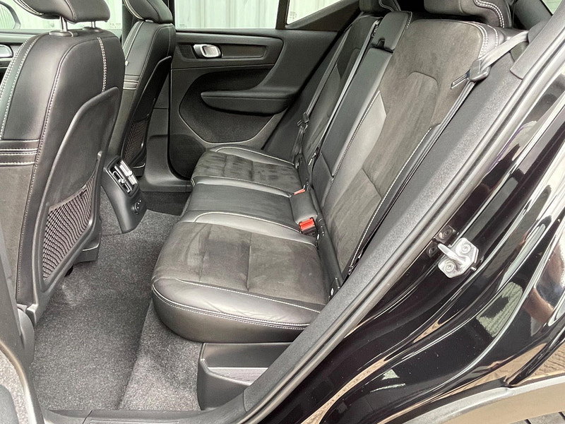Volvo XC40 1.5h T5 Twin Engine Recharge 10.7kWh R-Design Pro Auto Euro 6 (s/s) 5dr