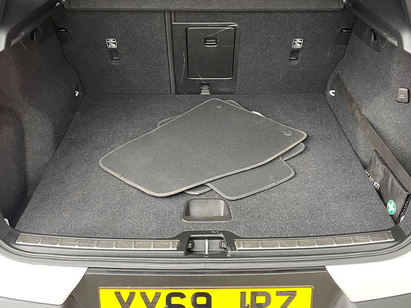 Volvo XC40 2.0 D3 R-Design Euro 6 (s/s) 5dr