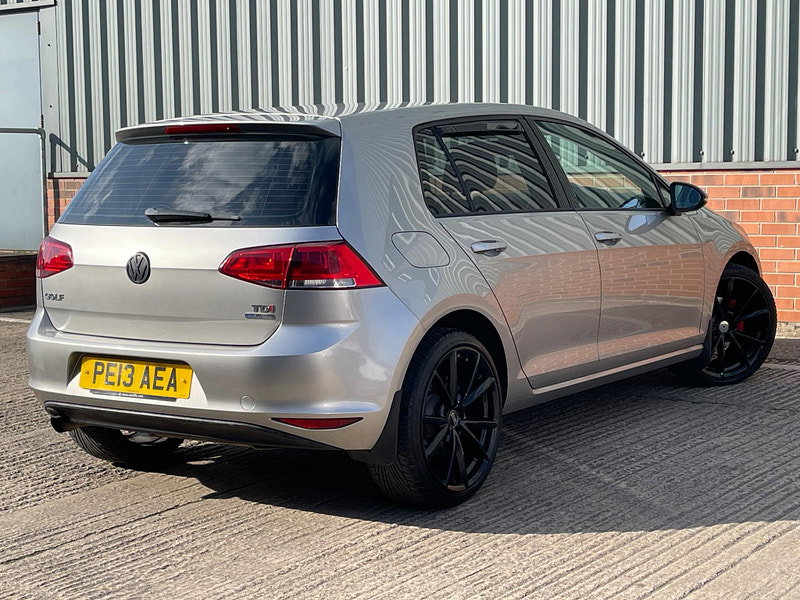 Volkswagen Golf 1.6 TDI BlueMotion Tech S Euro 5 (s/s) 5dr
