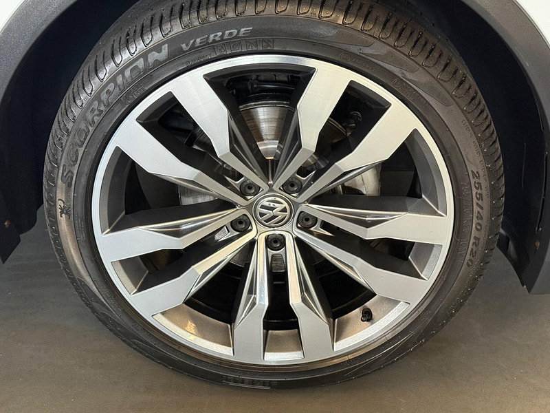 Volkswagen Tiguan 2.0 TDI R-Line Tech DSG 4Motion Euro 6 (s/s) 5dr